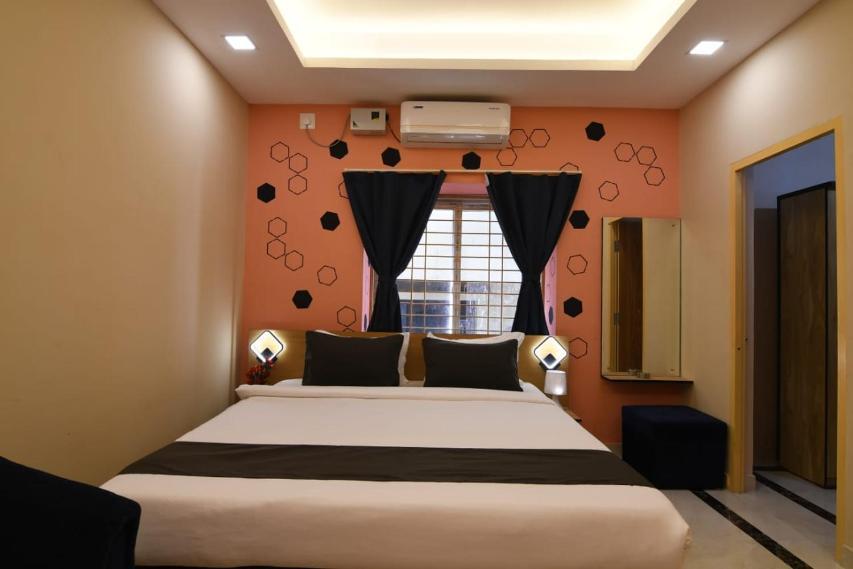 Emerald Euphoria The Luxury Stay Near Infocity Best Seller Bhuvanesvar Kültér fotó