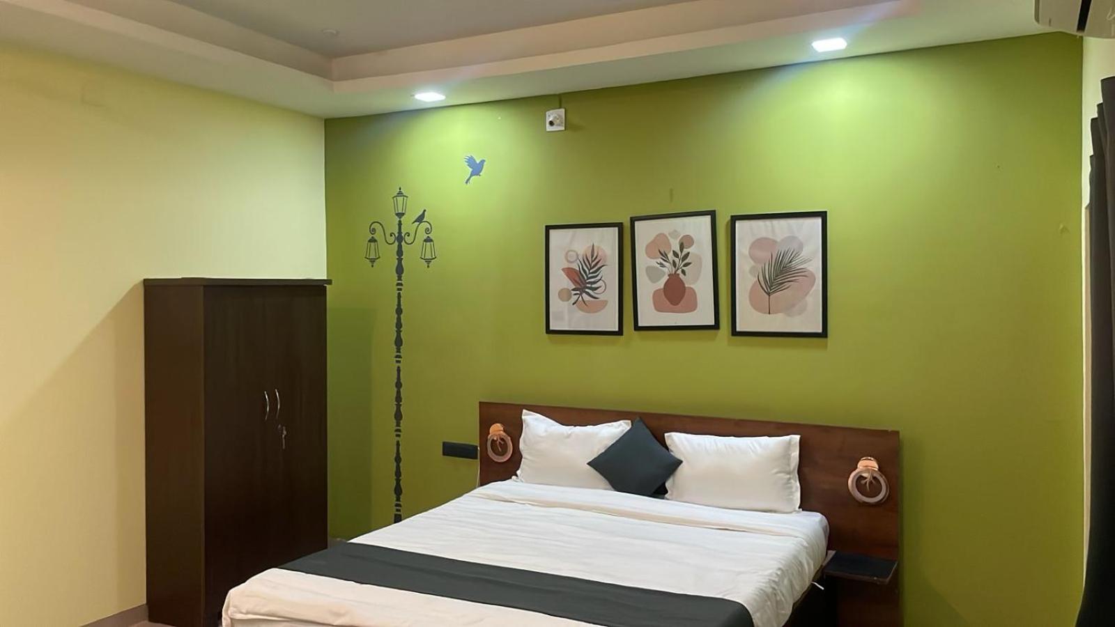 Emerald Euphoria The Luxury Stay Near Infocity Best Seller Bhuvanesvar Kültér fotó