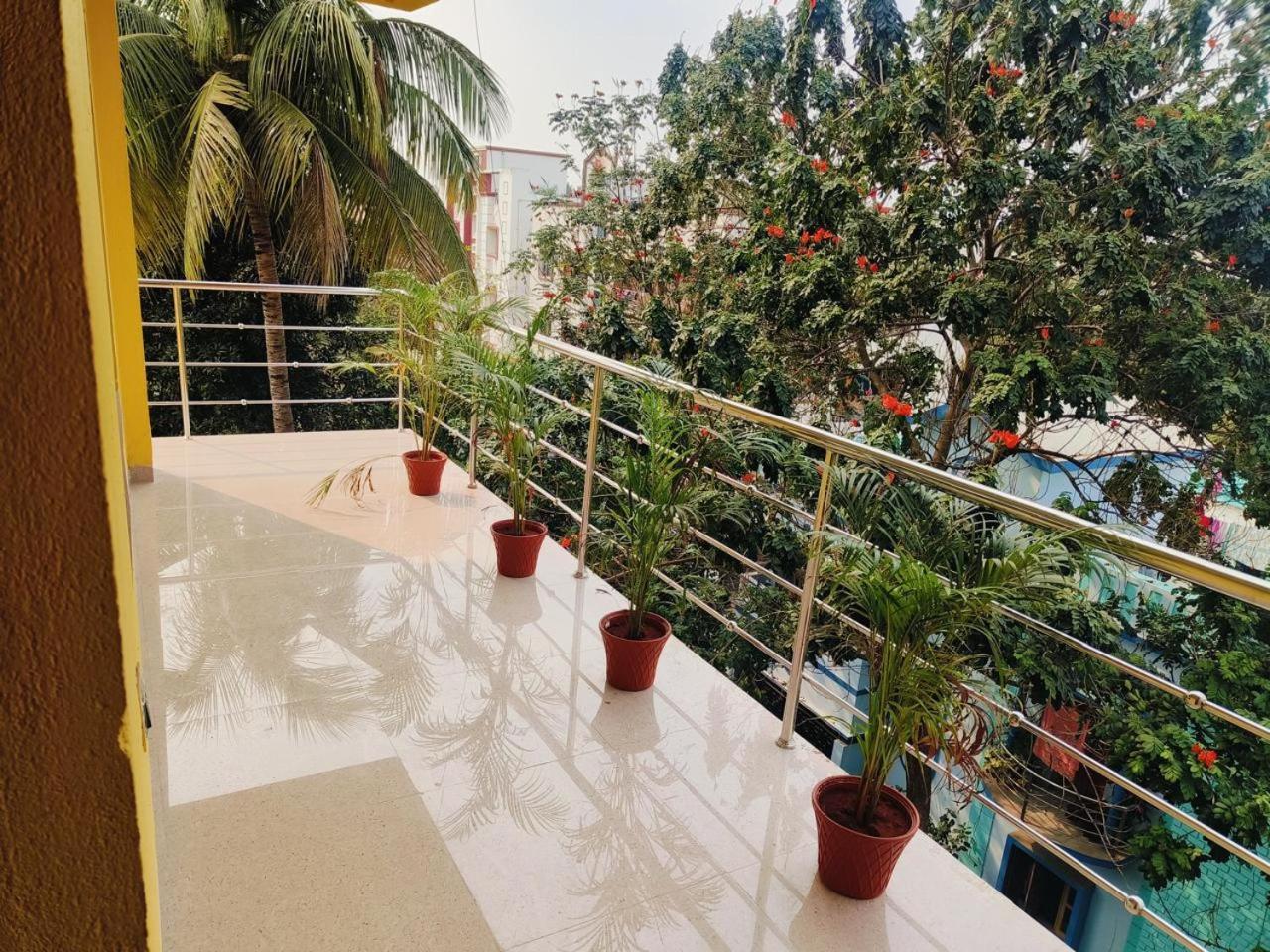 Emerald Euphoria The Luxury Stay Near Infocity Best Seller Bhuvanesvar Kültér fotó